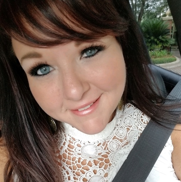 Meet your Posher, Erica - Picture 1 of 1